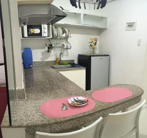 Modern Studio Birch Tower Near Malls & Nightlife, Manila