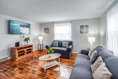 Comfortable Home In the Suburb close to Dwtn and Airpo