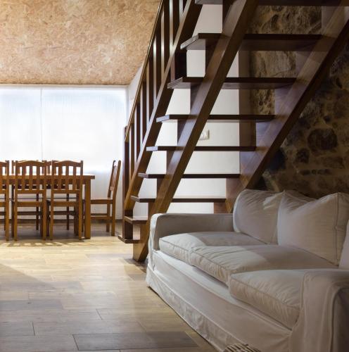 2 bedrooms, 4 beds