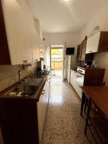 Paola' s home-terrace and metro, Roma (foto 8)