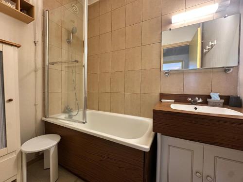 Appartement 43m², Balcon, Parking, Non-fumeur, Proche commodités - FR-1-515-3 Appartement 43m², Balcon, Parking, Non-fumeur, Proche commodités - FR-1-515-3