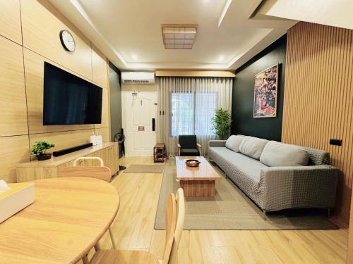 MUJI TOWNHOUSE SUITE in Central Makati BILLIARDS, KTV, Manila
