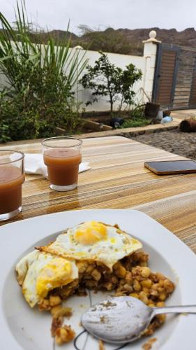 อาหารและเครื่องดื่ม, Serene Escape in Porto Madeira in รุยวาซ