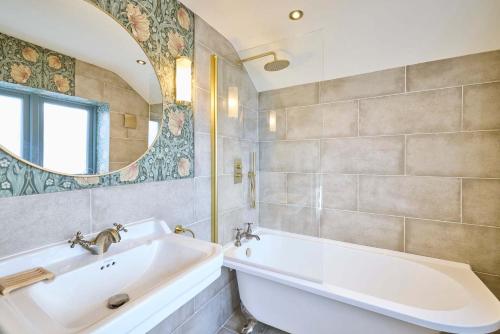 Zuhanyzó, Host & Stay - The Lodge in Goathland