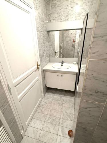 Standard Apartment image 3