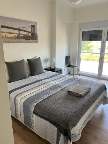 Modern Big Room with Balcony in New Apartment