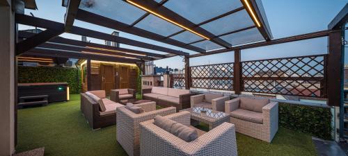 Budapest Harmony Apartments - image 8