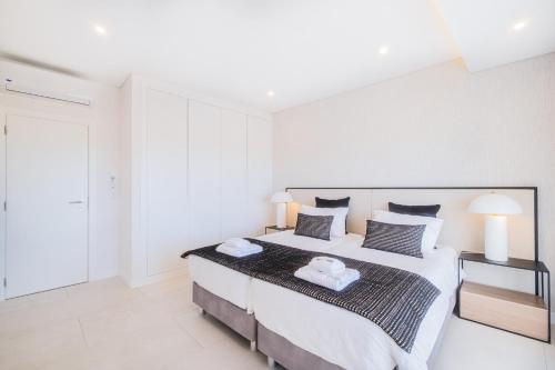 Villa Veiga - Luxury modern design with large beautiful garden - image 2