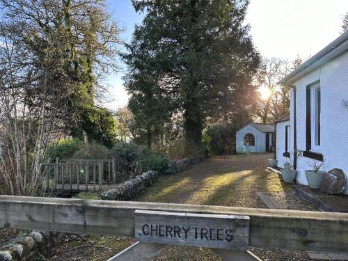 Зовнішній вигляд готелю, Cherry Trees in Furnace