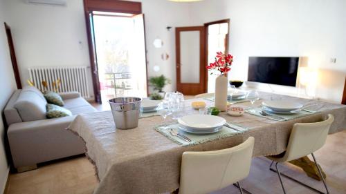 Shared lounge/TV area, Villa Mia in Lecce Suburbs