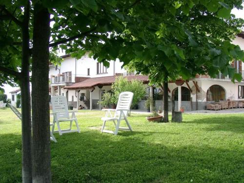 Tenuta di Costa Prà (Tenuta di Costa Pra) in Clavesana