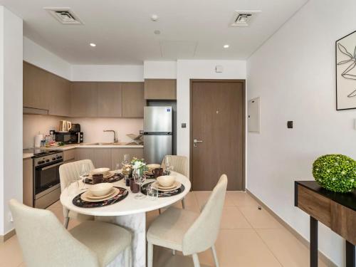 Luxe 1BR 5 mins to Dubai Mall and Burj Khalifa, Dubái (foto 2)