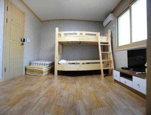 安東 The 1st Andong Hostel ホテル スイート