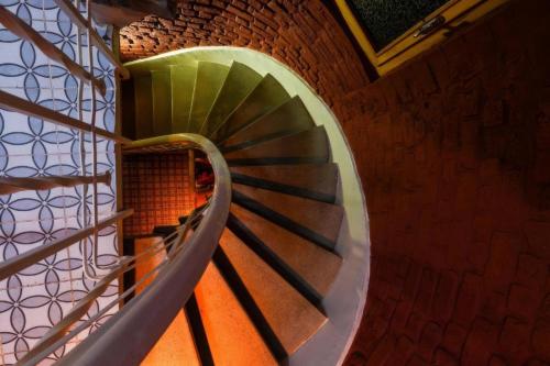 White Bolshoi Rooms - image 12