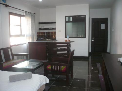 FAA Apartment - image 4