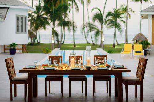 Beachfront Villa Tabiki at Playa Coson, Las Terrenas, Dominicana in Coson Vízpart