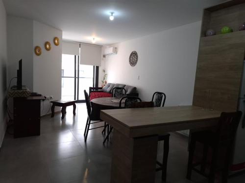 One-Bedroom Apartment image 4