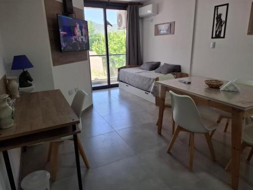 One-Bedroom Apartment image 4