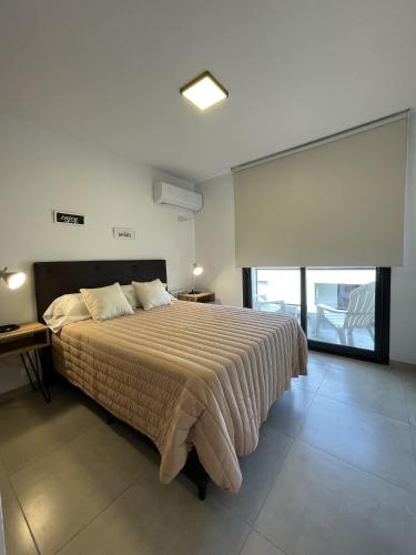 One-Bedroom Apartment image 2