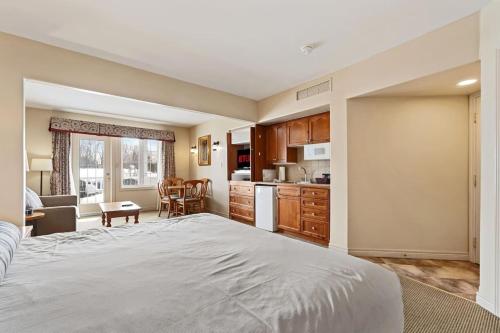 Peaceful Escape King Bed and Outdoor Activities in Oro-Medonte (ON)