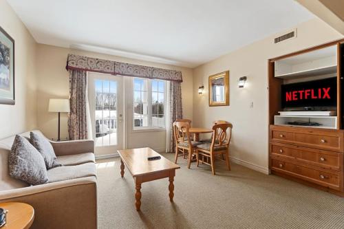 Peaceful Escape King Bed and Outdoor Activities in Oro-Medonte (ON)