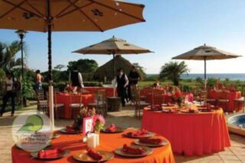 Hrana in pijača, Forever Sunsets - Beachfront 3BR Home with Private Pool at Gran Pacifica Resort in San Diego