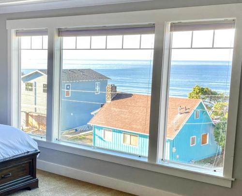 Ocean Views, Spacious Getaway, 5BR, Hot Tub, Sleeps 16, Lincoln City (zdjęcie 8)