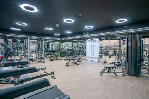 New Family-Friendly 2BR with Gym and Pool and Sauna, Dubaï (photo 6)