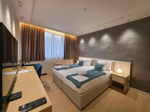 1 queen bed