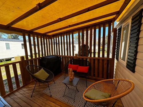 Grand Mobil Home Tout Confort pour 6 personnes - Camping Les Oyats 4 étoiles (Grand Mobil Home Tout Confort pour 6 personnes - Camping Les Oyats 4 etoiles) in Сеньос
