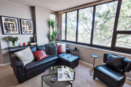 Modern condo closest to the University of SC - image 2