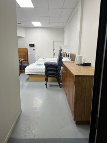 2 Double Beds, 1 Single Bed, 2 Double Sofa Beds in 1 Room, Serviced Suite 6