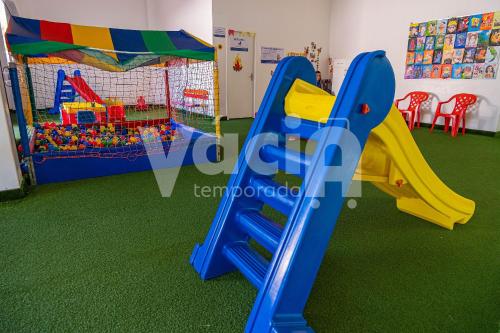 Playground, L'acqua diRoma VaciaTemporada in Jardim Roma