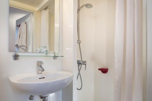 Family Residence - image 3