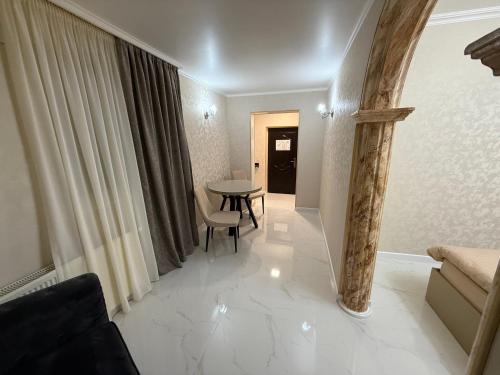 Paradise Hotel