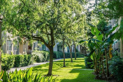 Luxury Fully Furnished Apartments by NASA and Kemah Boardwalk - image 3