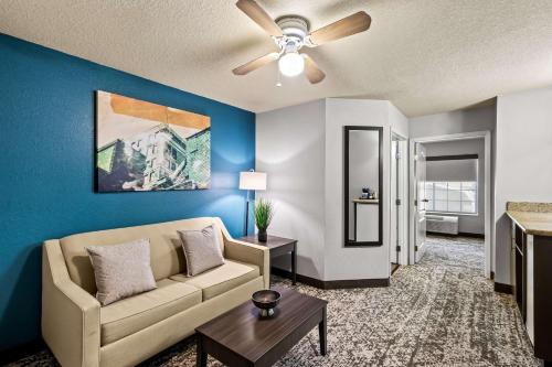 Best Western Plus Fort Wayne Inn & Suites North - main image
