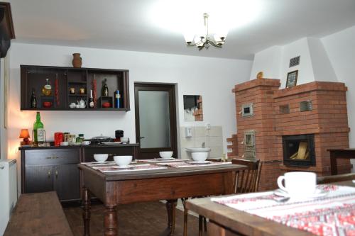 virtuve, Casa Lia in Valea Putnei