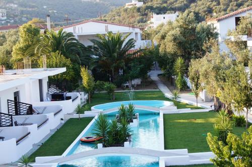 Holiday House - image 13