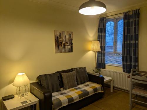 Apartment with Outside Patio and Car Space, Durham (photo 3)