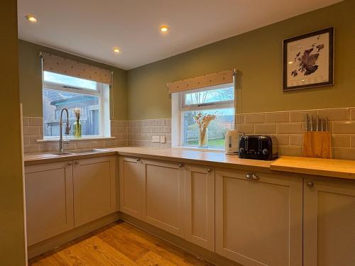 bucătărie, Cosy Carnegie Cottage close to Dornoch Golf Course in Dornoch