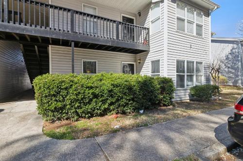Park At London F5 I Spacious 2 Bed 2 Bath thumb 4