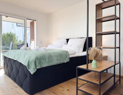 BeSSa Homes Deluxe Apartment 6 Personen Klima Garten King Size Betten in Freilassing, Deutschland