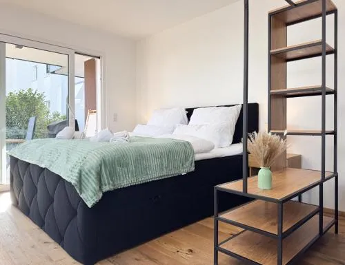 BeSSa Homes Deluxe Apartment 6 Personen Klima Garten King Size Betten in Freilassing, Deutschland