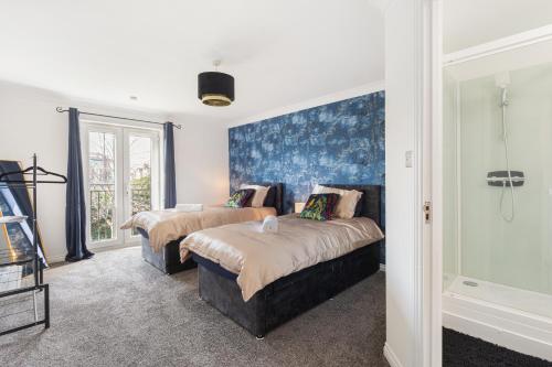 Deluxe Central Windsor Apartment with Free Parking, 4 mins to Windsor Castle and Legoland, 10 mins to Ascot and 12 mins to Heathrow London, Windsor (zdjęcie 4)