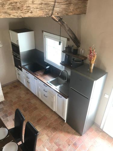 virtuve, Gîte du Faon - 2 à 6 personnes (Gite du Faon - 2 a 6 personnes) in Latrape