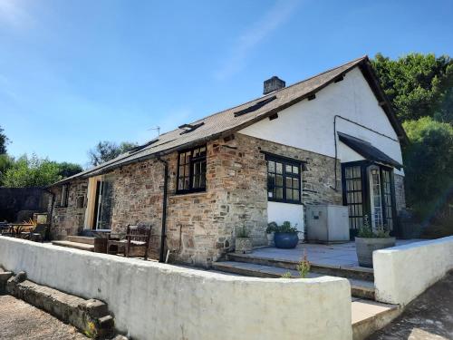 Viesnīcas āriene, Farm Stay with animal experiences, 30 minutes to Exmoor & Beaches, Pet friendly, Outdoor heated pool in Tawstock