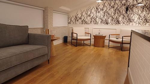 บริการและสิ่งอำนวยความสะดวก, Ruta Jacobea near สนามบินซานติอาโก เด กอมโปสเตลา