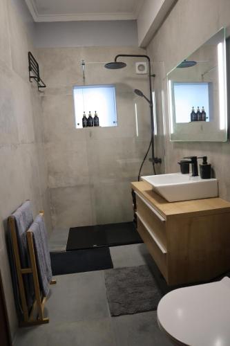 ฝักบัว, Apartamento Moderno e Acolhedor I Perto do Aeroporto in กามาราเต