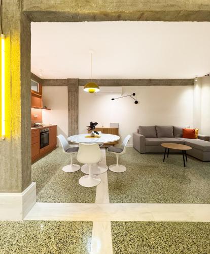 Nueva era @ Athens heart , Romvis apartments 5